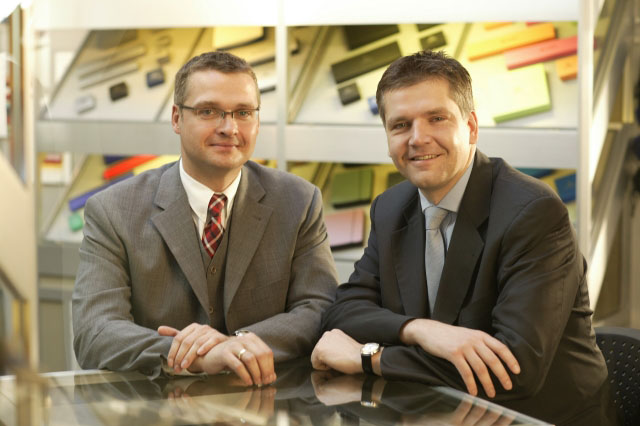 1996 - UNTERNEHMENSLEITUNG IN VIERTER GENERATION