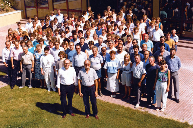 1975 - UNTERNEHMENSLEITUNG IN DRITTER GENERATION
