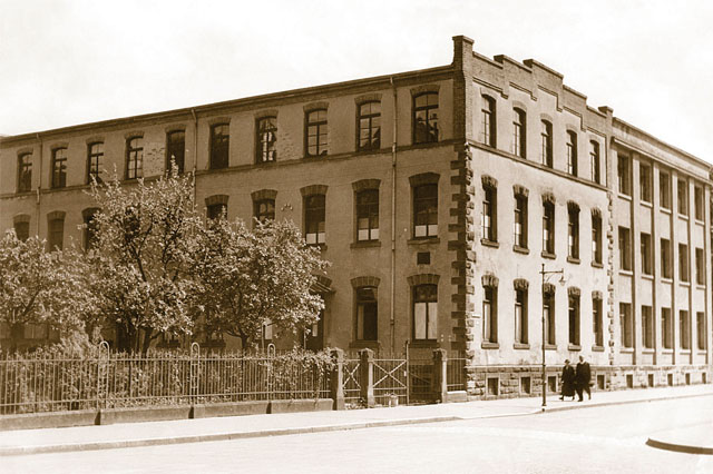 1937 - FIRMENGRÜNDUNG