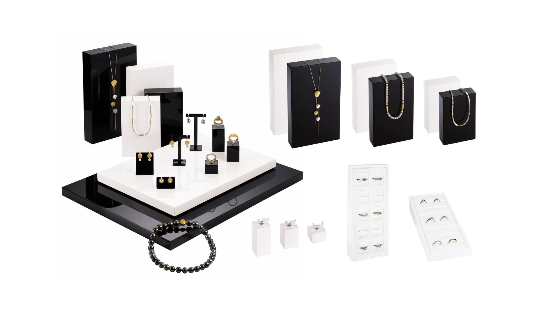 Serie 8002 GLOSSY<br>Hochglanz für Ihren Schmuck. Serie 8002 GLOSSY<br>Hochglanz für Ihren Schmuck.